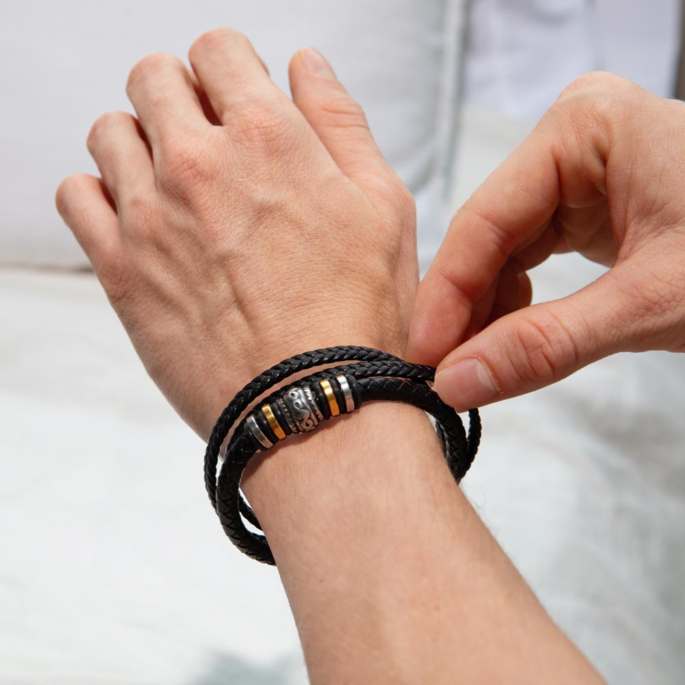 To My Girlfriend's Dad – Stylish Leather Bracelet with Heartfelt Appreciation